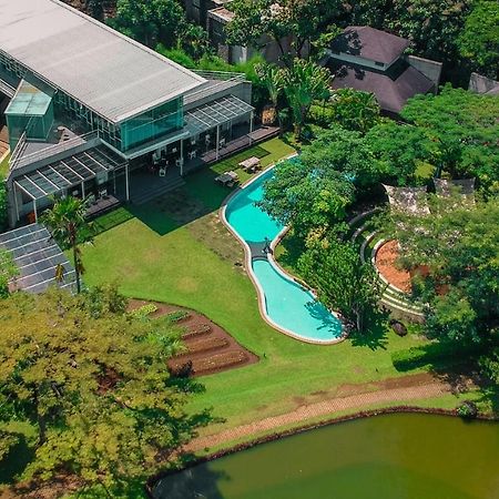 K Gallery Hotel Pasuruan Εξωτερικό φωτογραφία