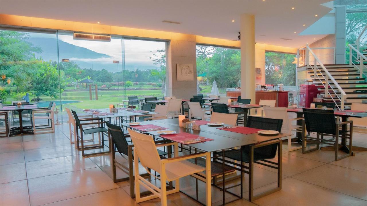 K Gallery Hotel Pasuruan Εξωτερικό φωτογραφία